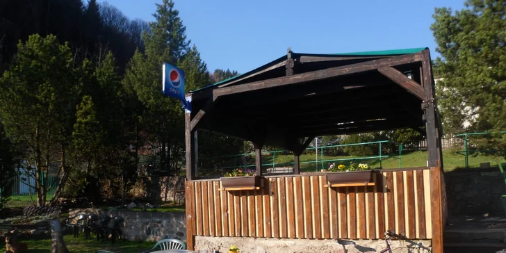 Nechte se okouzlit krásou Krušných hor: turistický pobyt pro 2 s polopenzí