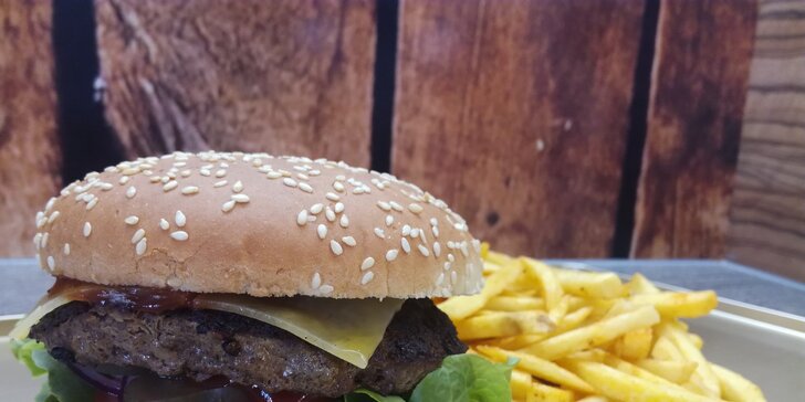 Otevřete ústa: Pořádný burger dle výběru a hranolky s pravým texaským kořením