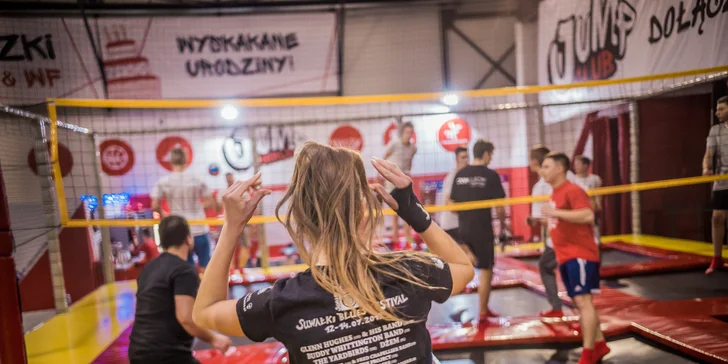 Hodina dovádění na trampolínách v JumpWorld Parku v polských Katovicích