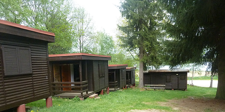 Týden v České Kanadě: Ubytování v chatce u rybníka a polopenze pro rodinu