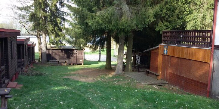 Pět dní v České Kanadě: Ubytování v chatce u rybníka a polopenze pro rodinu