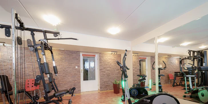 Neomezeně můžete využít také hotelové fitness centrum. 