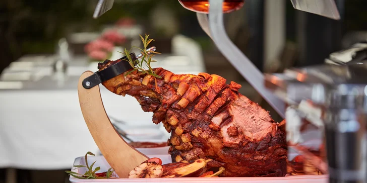 Zahradní grilování v restauraci Le Grill – neomezená konzumace pro dva