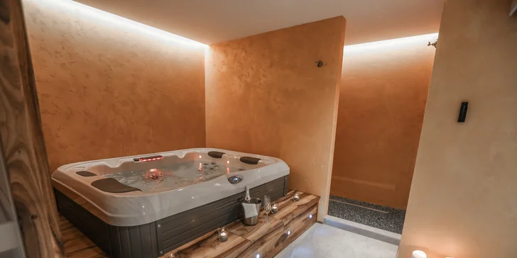 2 hodiny v privátním wellness s lahví Prosecca a domácí limonádou