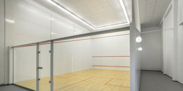 Pokud budete chtít, zajděte na squash. 