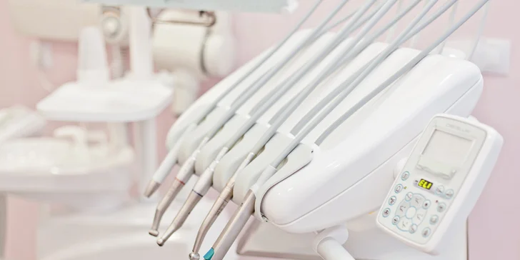 Krásný úsměv se zdravými zoubky: dentální hygiena pro dospělé