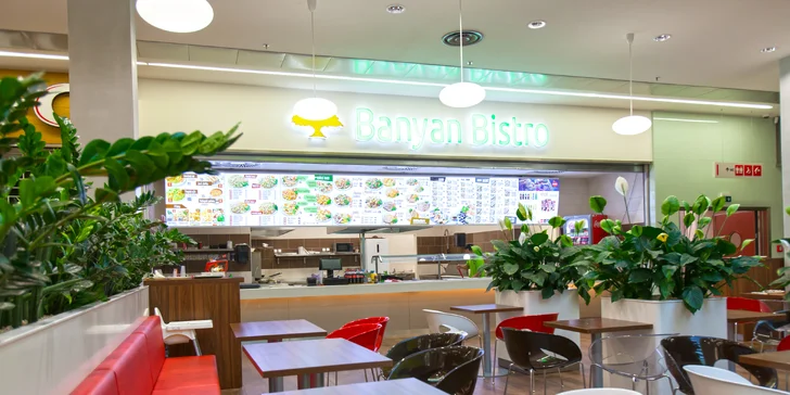 Sushi sety v asijském bistru: menší s 24 kusy a větší s polévkami a 46 kusy