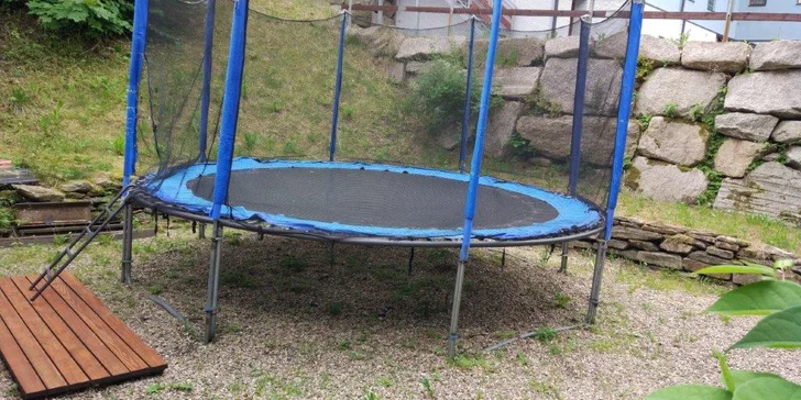Letní rodinná dovolená v Rokytnici: polopenze, bazén a nádherné okolí