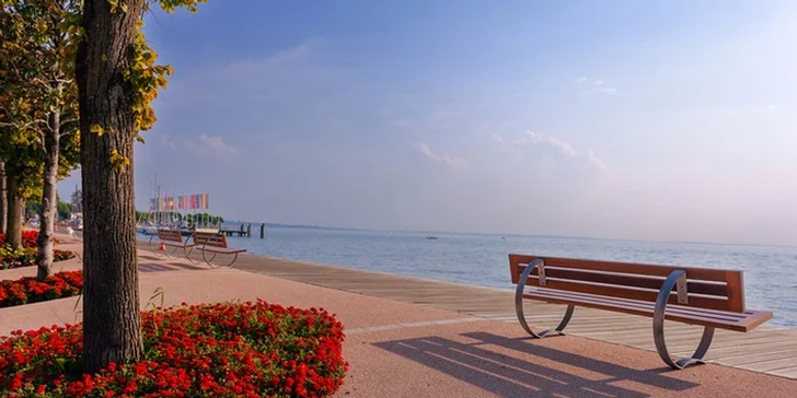 Léto či podzim u Lago di Garda: 100 m od pláží, s polopenzí, bazénem a wellness