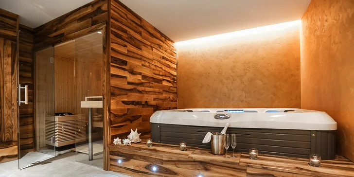 1 nebo 2 hodiny v privátním wellness až pro čtyři osoby: vířivka a úžasná sauna