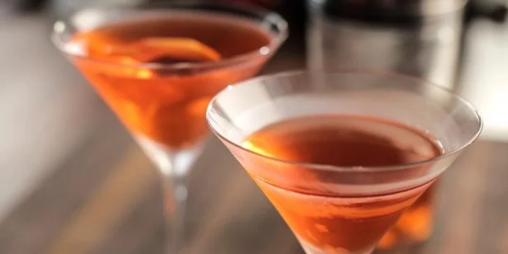 Na zdraví a fajn léto: 2 drinky Aperol Spritz a porce mexických nachos