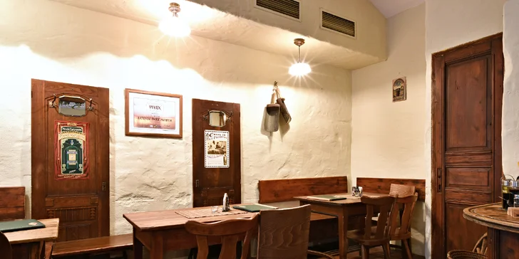 Posezení u Žíznivé Velryby: prkénko plné delikates a degustace piv pro 2 kamarády