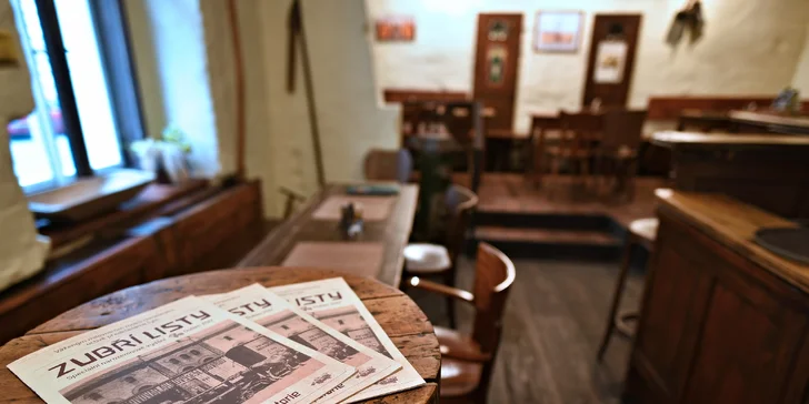 Posezení u Žíznivé Velryby: prkénko plné delikates a degustace piv pro 2 kamarády