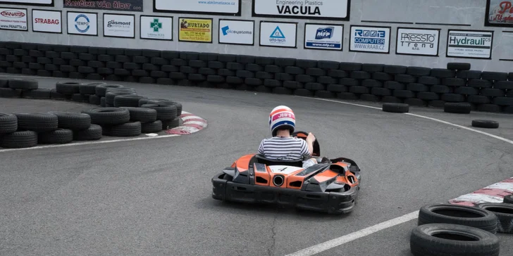 2× 10 minut v motokáře: adrenalinové jízdy v hale nebo venku