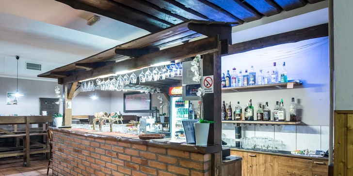 Hvězda mezi drinky: Dvě skleničky osvěžujícího Aperolu Spritz