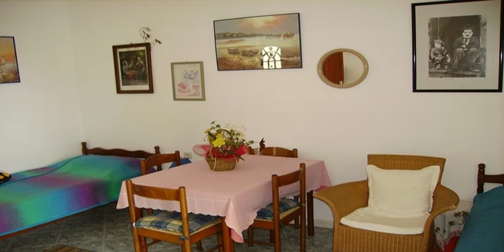 Týden v chorvatském letovisku Žaborič v apartmánovém domě jen 40 m od moře