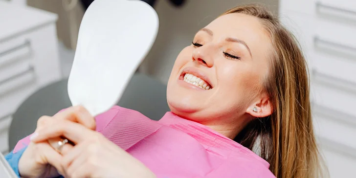 Dentální hygiena: vyšetření, odstranění plaku a zubního kamene i fluoridace