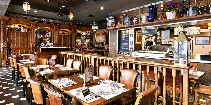 V restauraci si kromě jídla můžete vychutnat i sportovní zápas. 