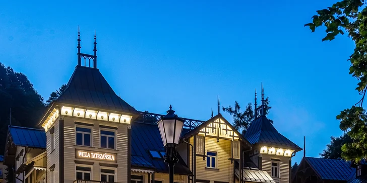 Na slávnej Krynskej kolonáde sídli významná historická pamiatka - hotel, v ktorom budete ubytovaní vás ohúri moderným interiérom s prvkami minulého storočia. 