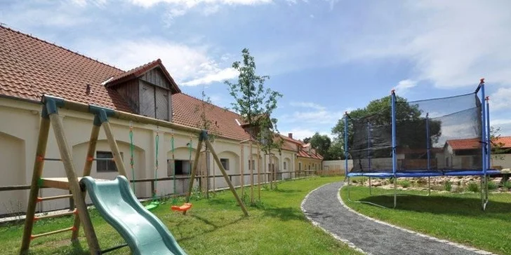 Zázemí pro děti je úžasné, na deseti hektarech najdete zábavu pro malé i větší.