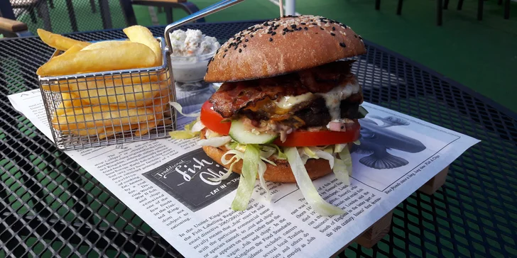 Zažijte americké léto v centru Pardubic: Burger, hranolky a hruškový cider pro dva