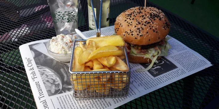 Zažijte americké léto v centru Pardubic: Burger, hranolky a hruškový cider pro dva