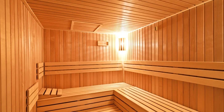 Prohřívat se budete ve finské, infra a parní sauně. 