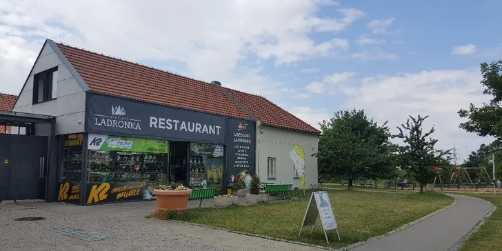 Svět na kolečkách: zapůjčení in-line bruslí, koloběžek, longboardů i pennyboardů