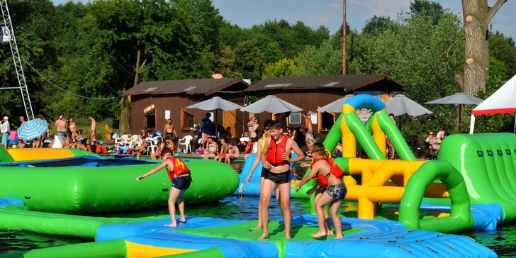 Letní rodinný pobyt: Ubytování, badminton a vstup na plážové koupaliště Aqualand