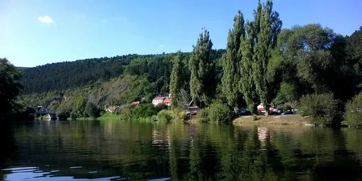 Hurá na Berounku - vyhlídkové plavby karlštejnským podhradím