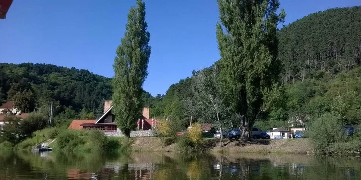 Hurá na Berounku - vyhlídkové plavby karlštejnským podhradím