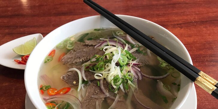 Skvěle chutná i vypadá: 3chodové vietnamské menu i s nápoji pro dva