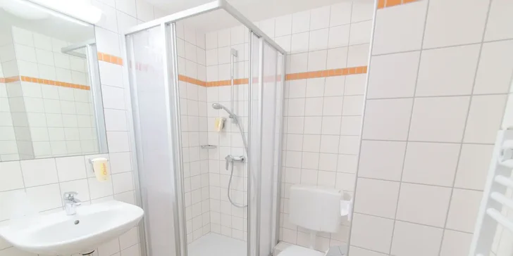 Každá izba má vlastnú kúpeľňu.