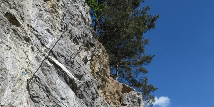 Jednodenní zážitkový kurz via ferrata lezení včetně instruktáže v Moravském krasu