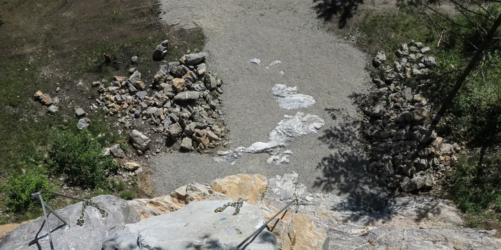 Jednodenní zážitkový kurz via ferrata lezení včetně instruktáže v Moravském krasu