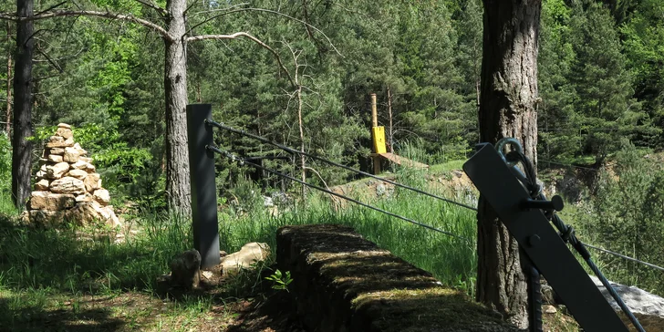 Jednodenní zážitkový kurz via ferrata lezení včetně instruktáže v Moravském krasu