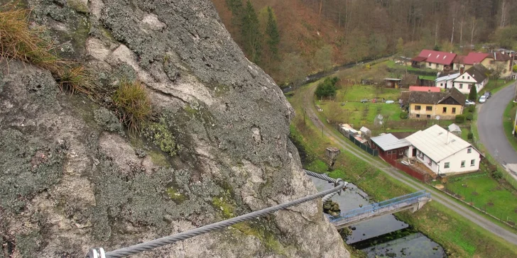 Jednodenní zážitkový kurz via ferrata lezení včetně instruktáže na Vysočině