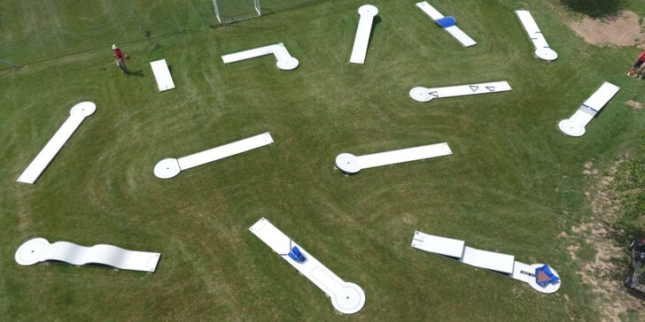 90 minut venkovní zábavy: Minigolf v areálu Kšírovka pro dva hráče