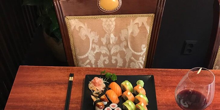 Sushi menu pro 2 nebo 4 osoby: rolky, tempura, polévky i koktejly či víno
