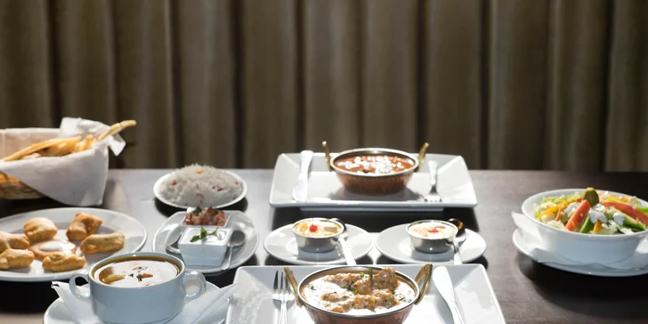 Autentické nepálské menu pro dva – masové i vegetariánské speciality