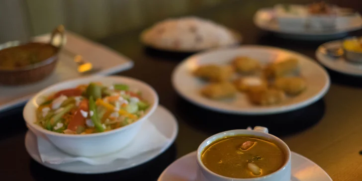 Autentické nepálské menu pro dva – masové i vegetariánské speciality