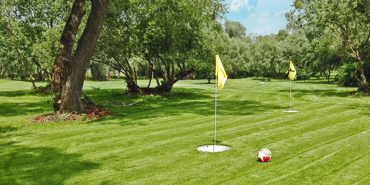Trochu jiný golf – fotbalgolf: jedna hra na hřišti v areálu Rosmarina