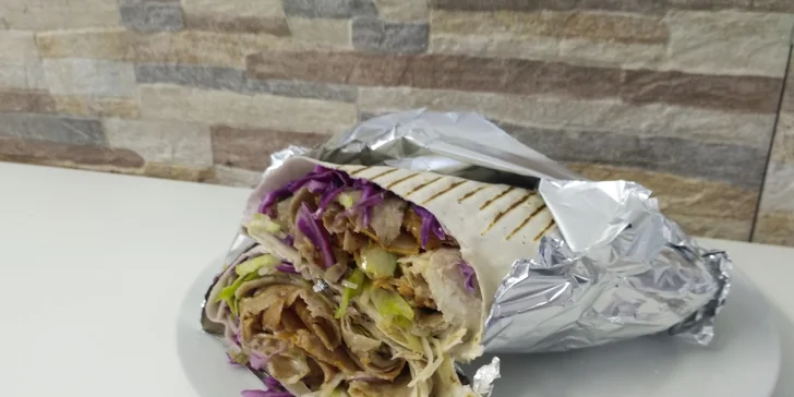 Jídlo s sebou pro 1 či 2 osoby: Kebab a nápoj z bistra na náměstí Jiřího z Poděbrad
