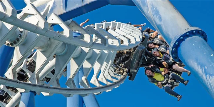 Gardaland - úžasné zážitky a nespoutaná zábava na břehu jezera Lago di Garda