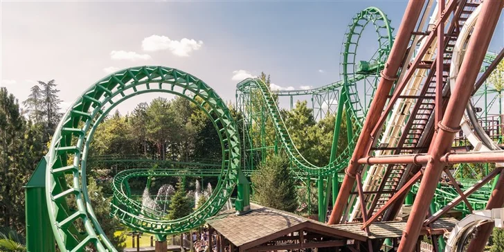 Gardaland - úžasné zážitky a nespoutaná zábava na břehu jezera Lago di Garda