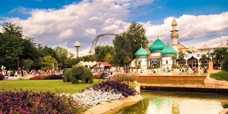 Gardaland - úžasné zážitky a nespoutaná zábava na břehu jezera Lago di Garda