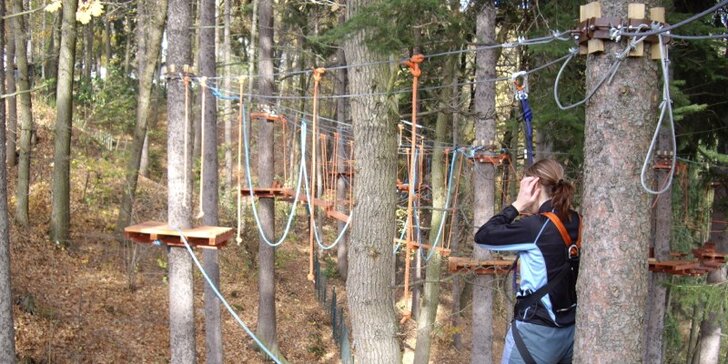 2 hodiny v outdoorovém lanovém parku: pouze nízké nebo i vysoké překážky