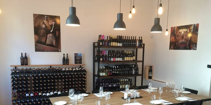 Dvouhodinová degustace francouzských vín, občerstvení a výklad sommeliera