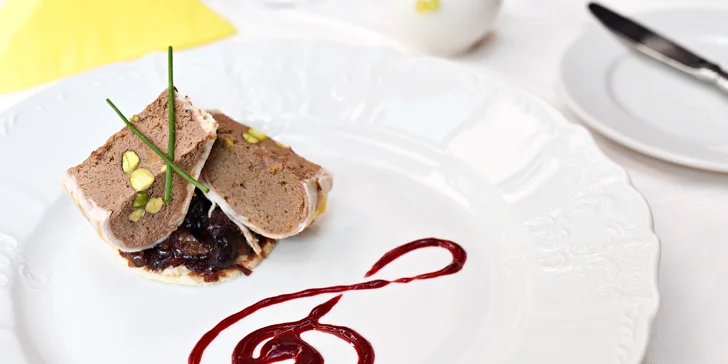 Kulinářský zážitek na Malé Straně: 4chodové menu s gazpachem a lososem pro 2