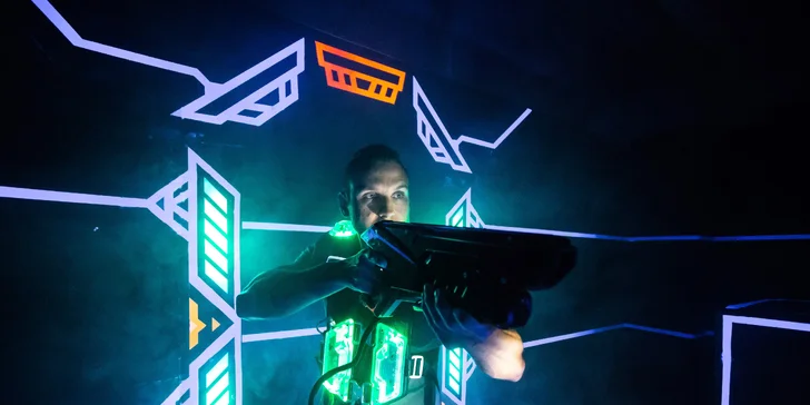 Laser game pro 8 nebo až 12 hráčů: nová aréna s nejmodernějšími zbraněmi v ČR